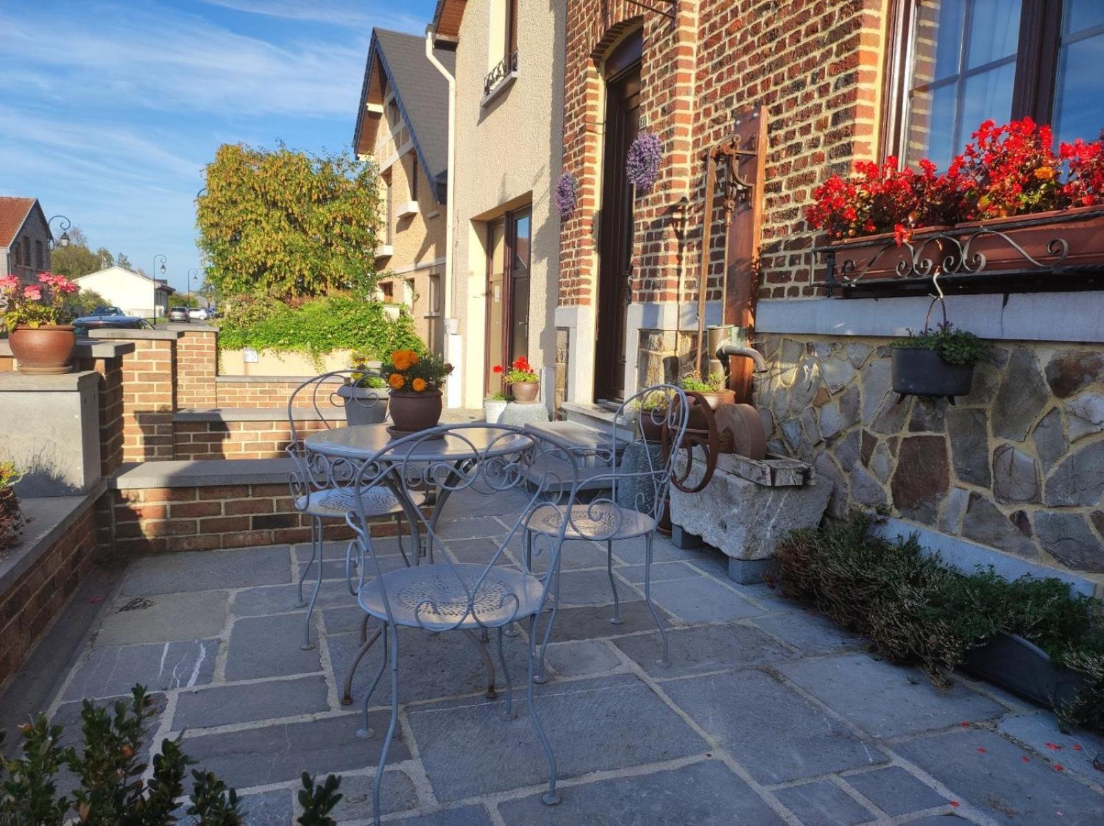 Appartement Gaston Vireux-Wallerand Exterior photo